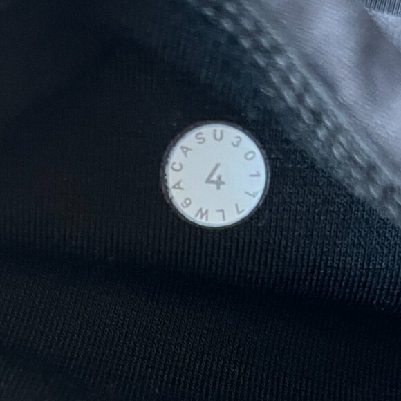 Lululemon Anew Laser Cut Crop Leggings Black Size 4 Yoga Pilates Workout Active - Picture 4 of 7